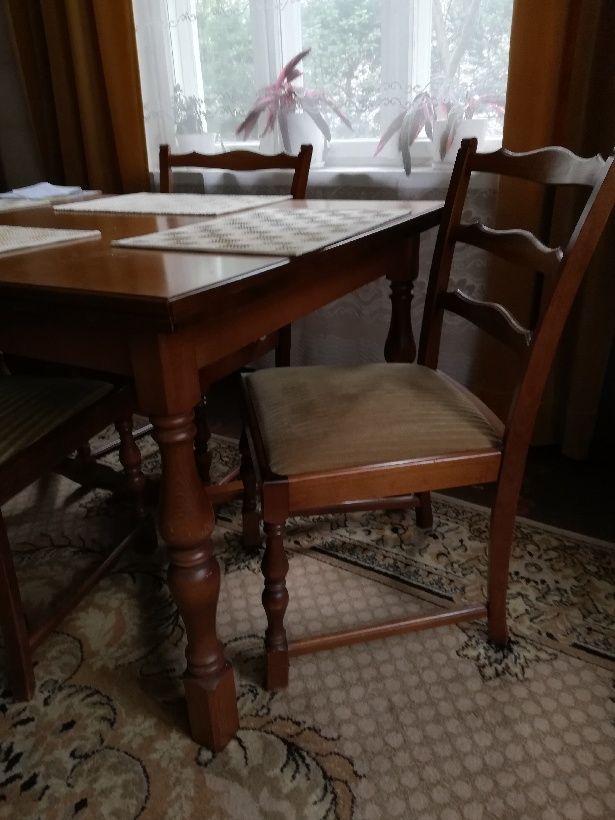 Stół rozkładany + 6 krzesel