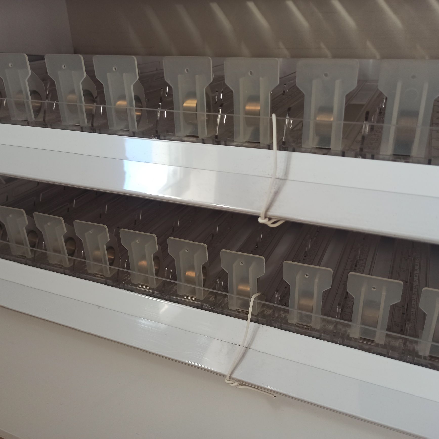 НОВА Сигаретна шафа стелаж шкаф для продажу та зберіг сигарет цигарок