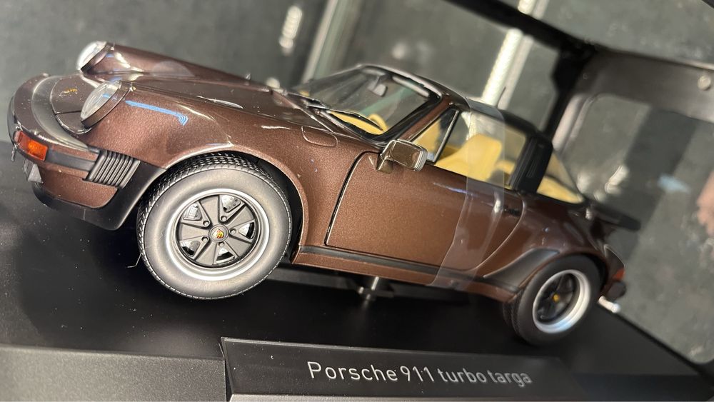 Porsche 911 930 Turbo Targa brown - Norev 1/18