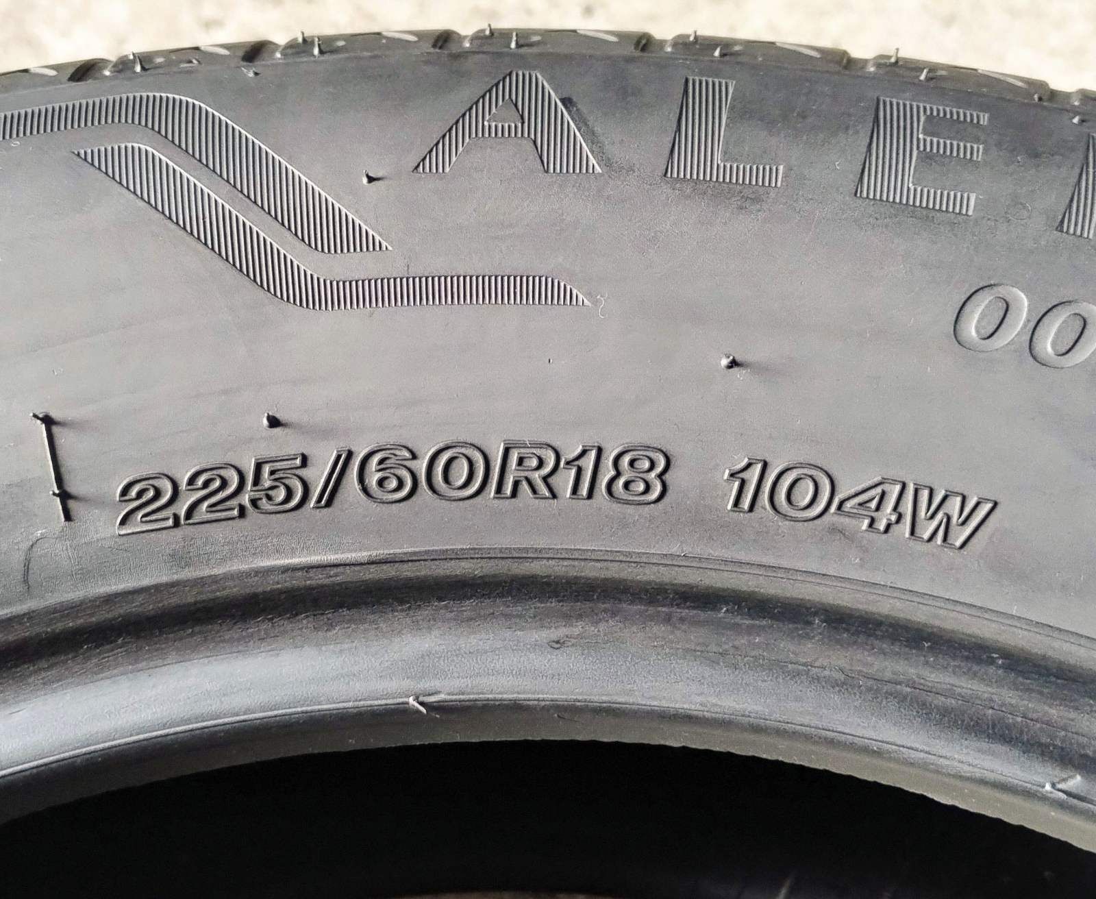 Шини літні R18 225/60 Bridgestone Alenza 001