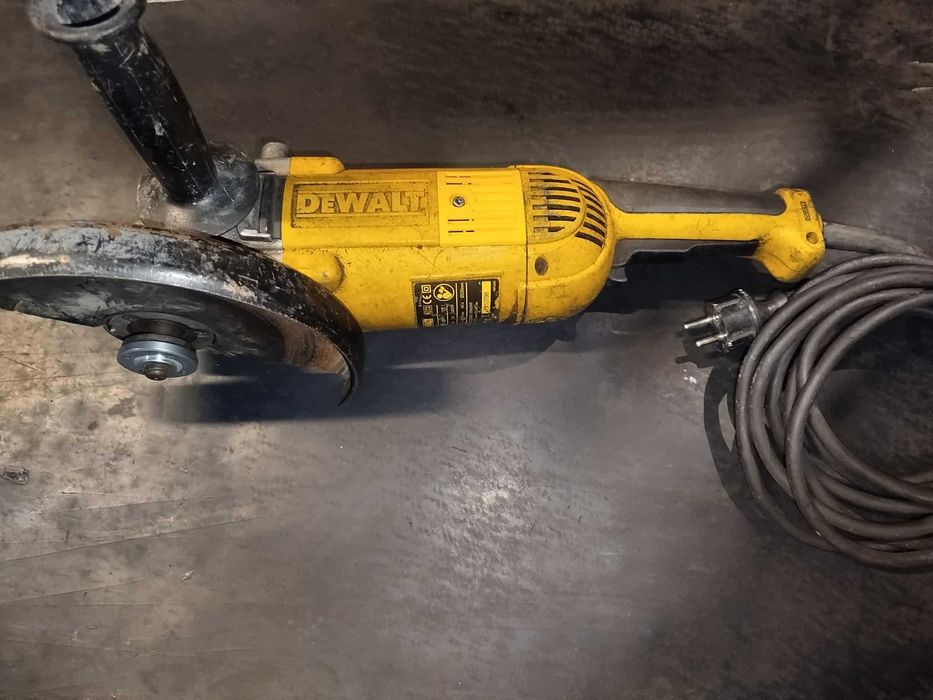 Szlifierka kątowa DEWALT d28498, 2400W z płynnym startem 230mm