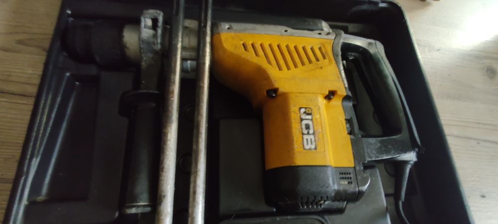 Młot wyburzniowy JCB SDS 1200 max