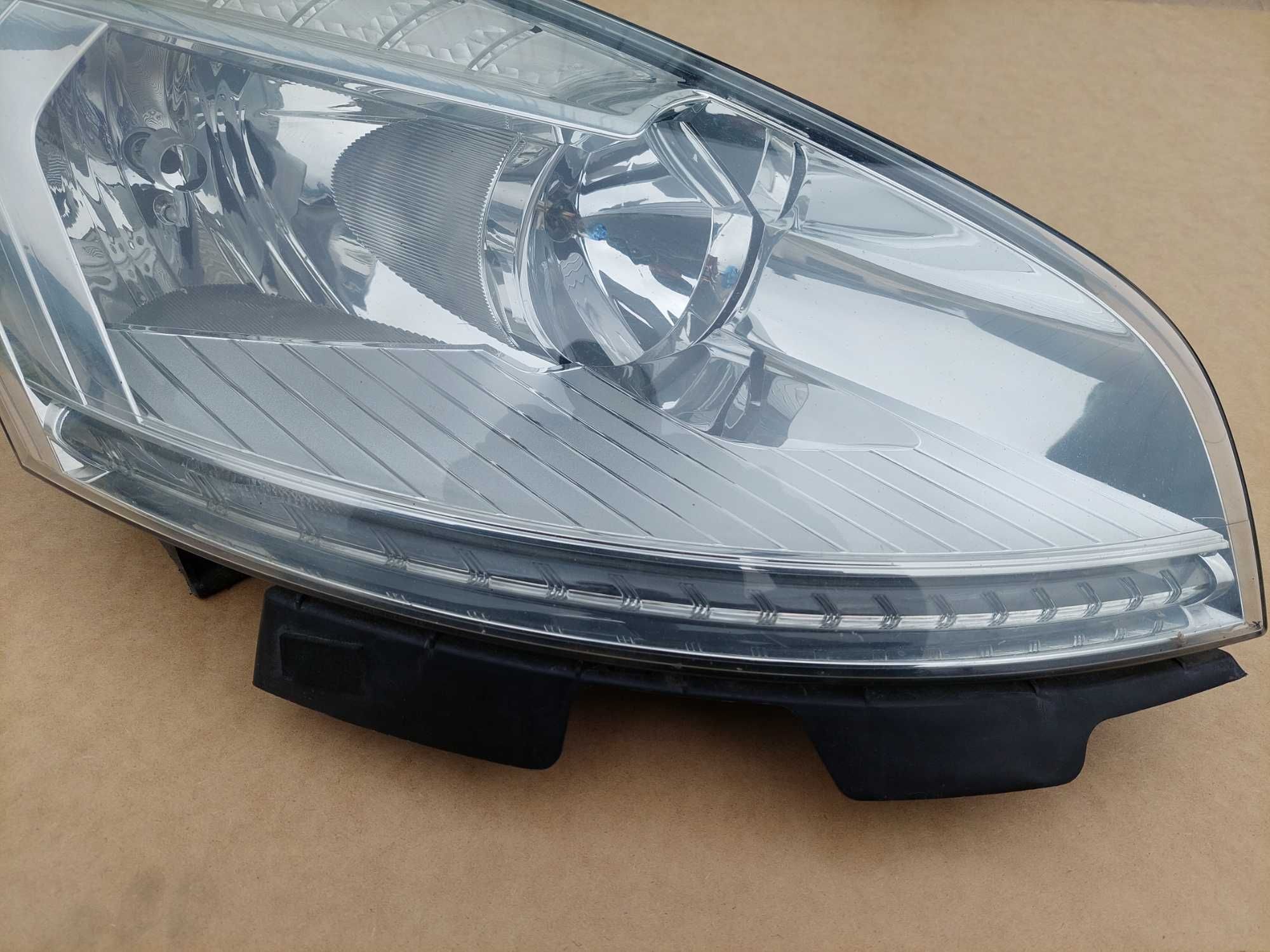 Citroen C4 Picasso LIFT Lampa Prawa Przód Przednia Oryginał Europa