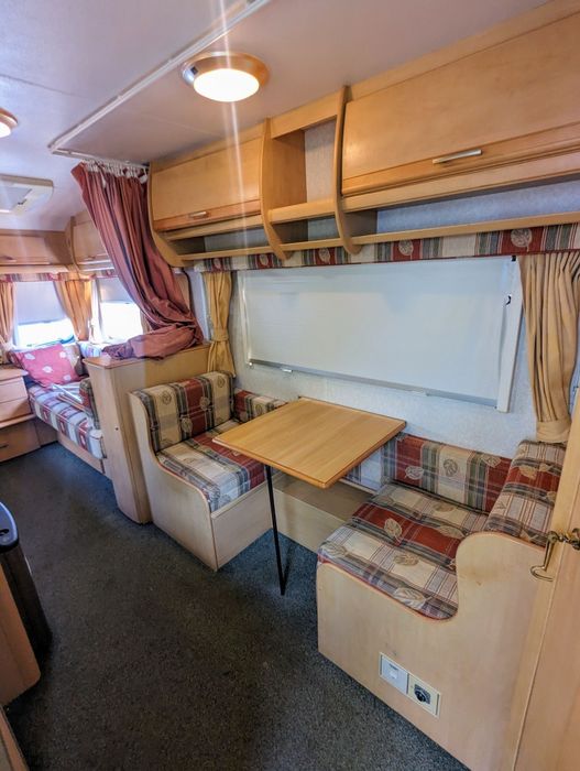 Caravana ,/ 4 pessoas/ impecável/ levo ao local