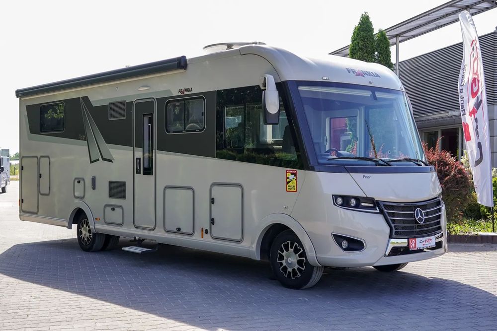 Frankia Platin I8400 QD  Stan idealny | Bogato doposażony | Mały przebieg | Mercedes 3.0