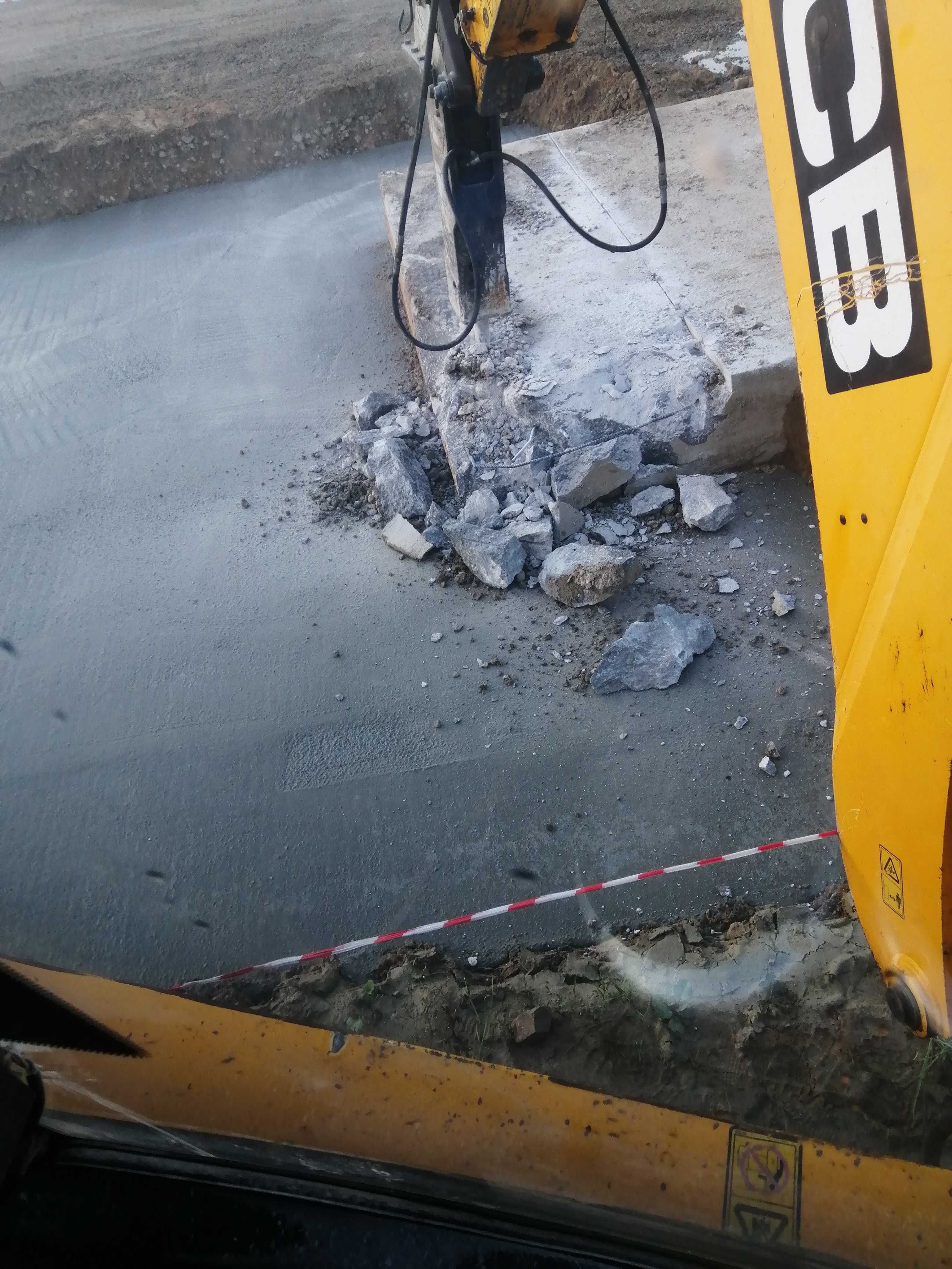 Usługi koparko ładowarka rozbiórki  Młot wyburzeniowy wywrotka walec