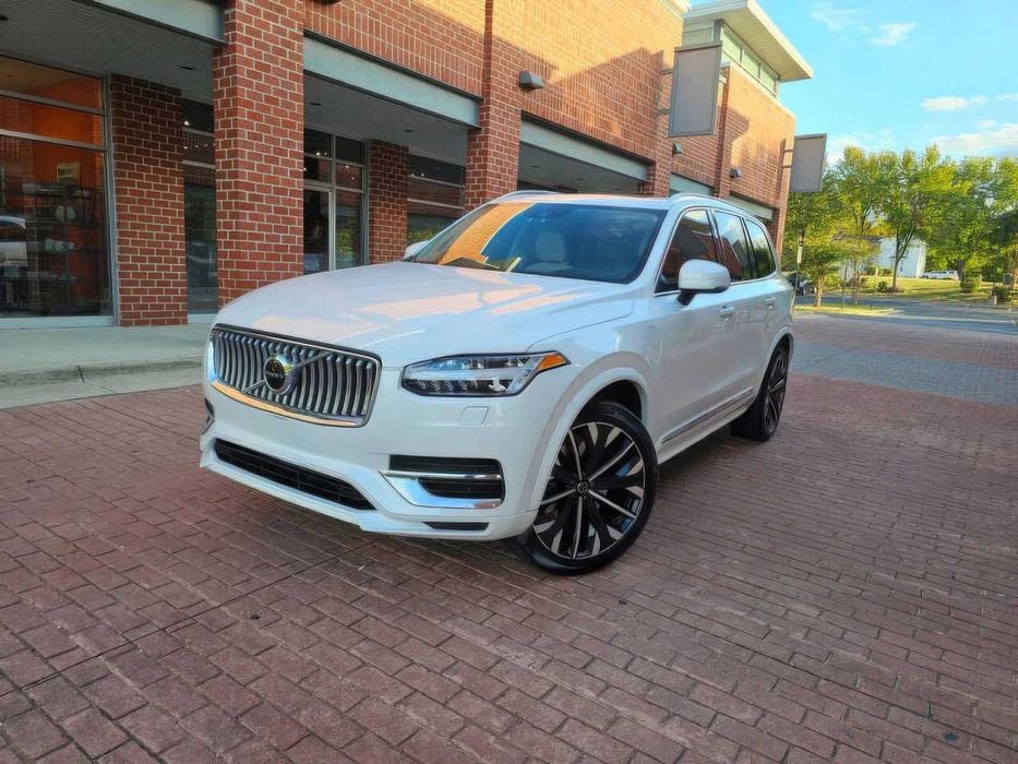 Volvo XC90      2021