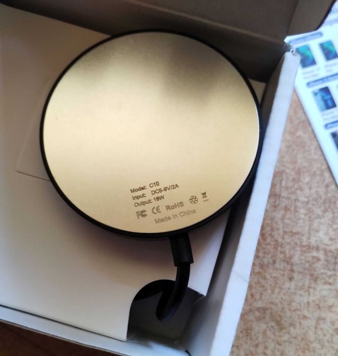 Magnetyczna bezprzewodowa ładowarka Mag-Safe C10 18W