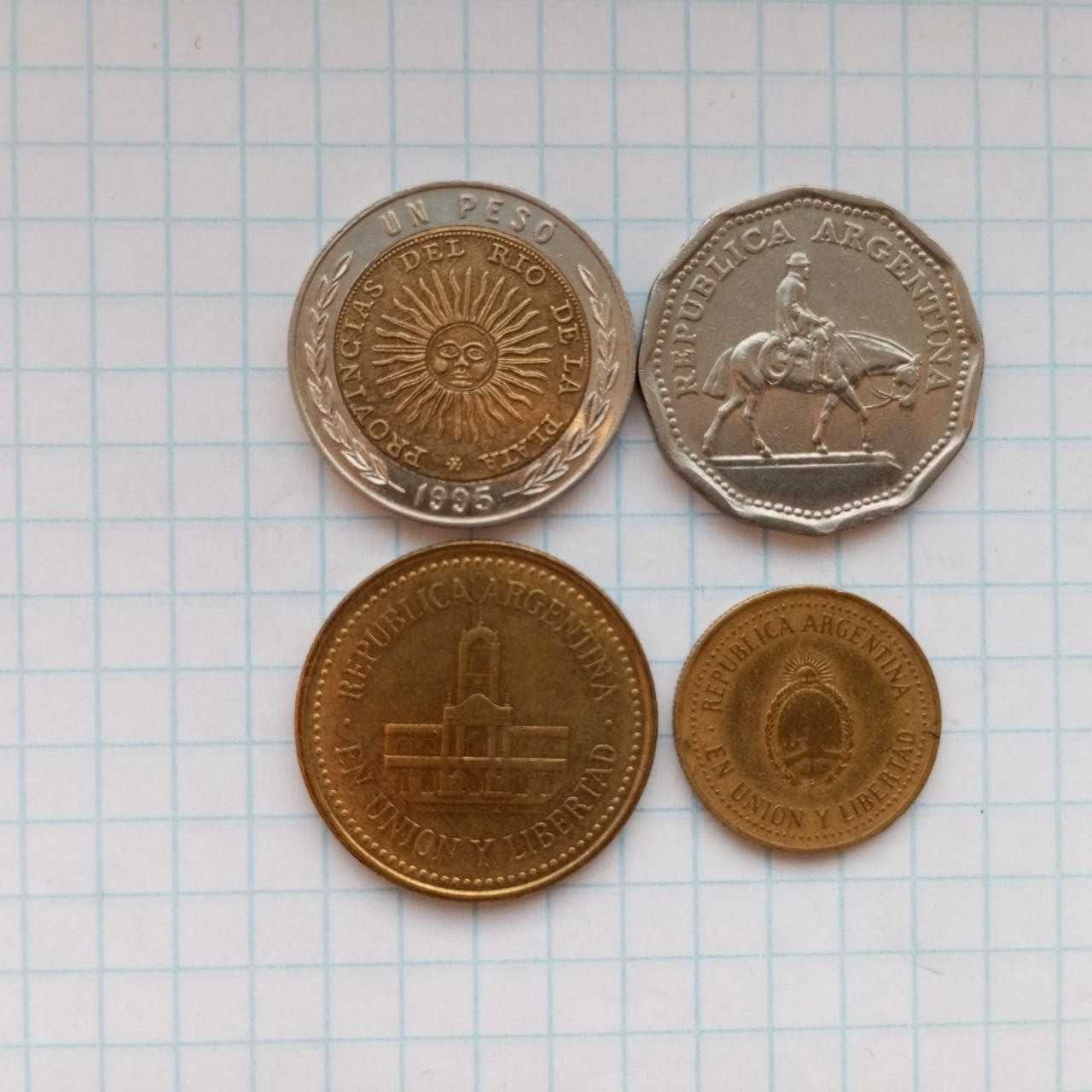 Продам наборы монет Уганда,Новая Зеландия,Кения, Аргентина