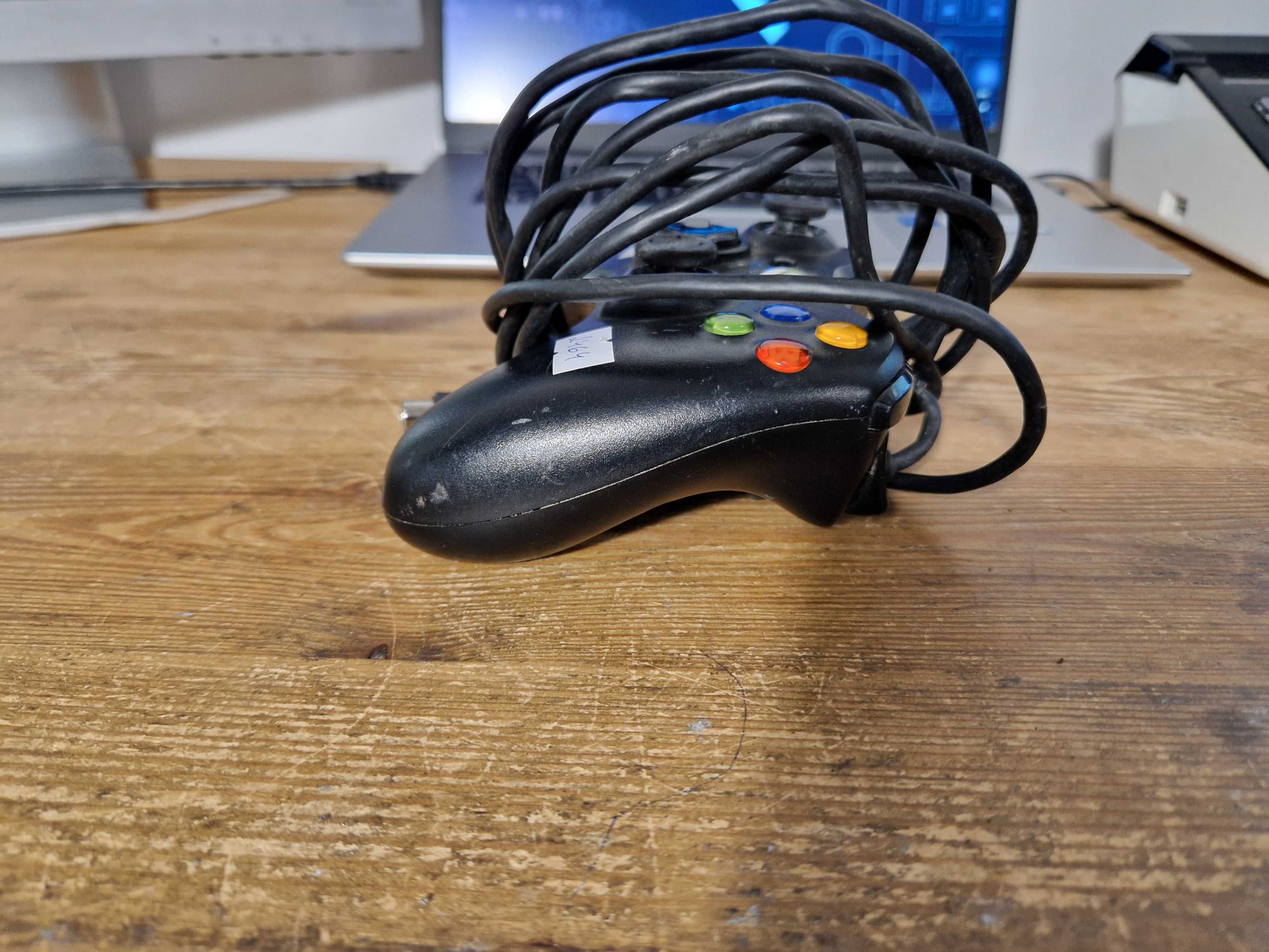 Pad przewodowy do konsoli Microsoft Xbox 360 czarny (2464)