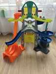 Tor wyścigowy Fisher Price