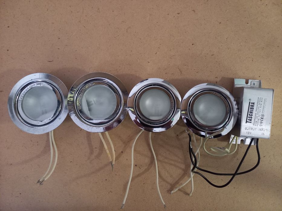 Точечный галогенный светильник мебельный врезной с галогенными лампами