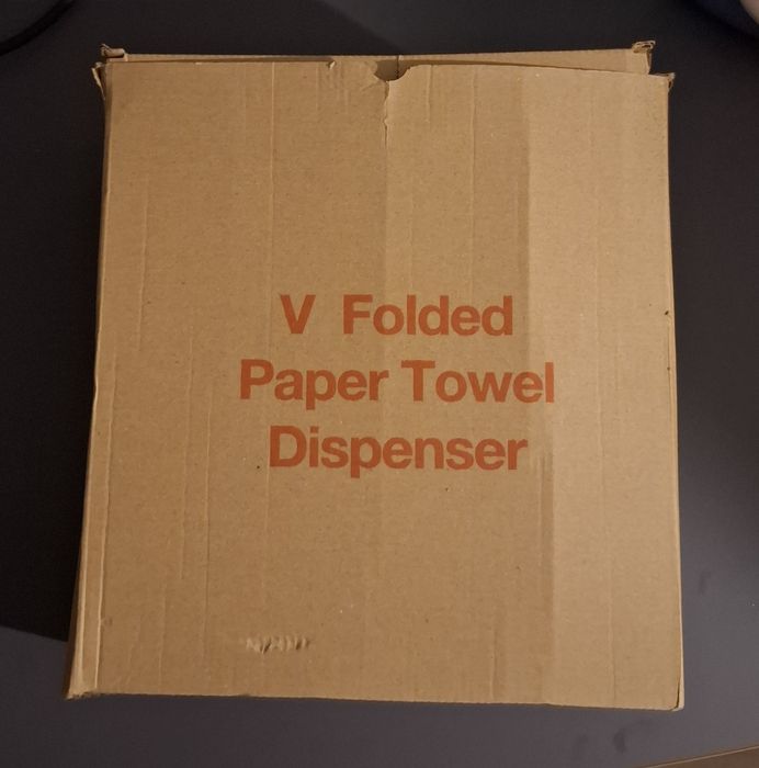 Podajnik na ręczniki papierowe – nowy