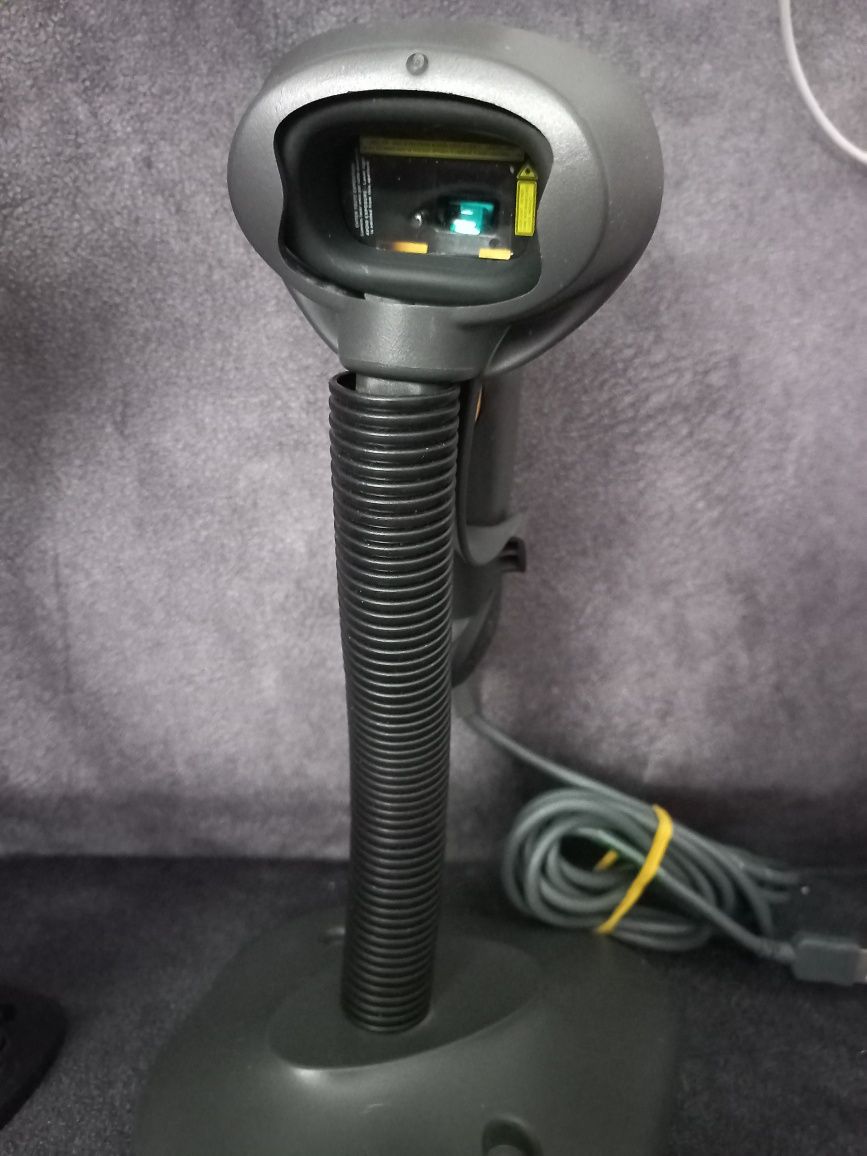 Сканер штрих-коду Symbol/Zebra LS2208 USB (LS2208-SR20007R-UR) лазерна