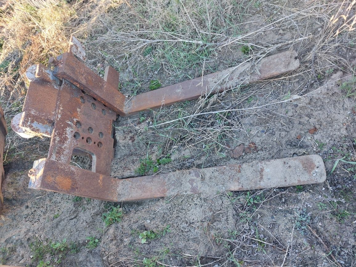 Koparko ładowarka Mecalac 11 CX zestaw łyżek