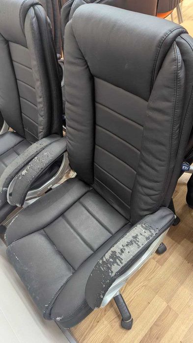 Директорські крісла Dakar - 7 шт.