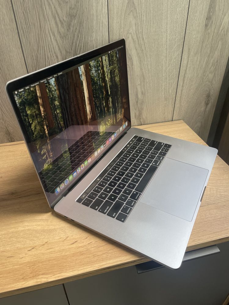 MacBook Pro 15” (2018) – Intel Core i7 / 16 ГБ / 250 ГБ SSD /