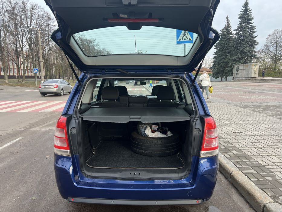 Аренда авто opel zafira b