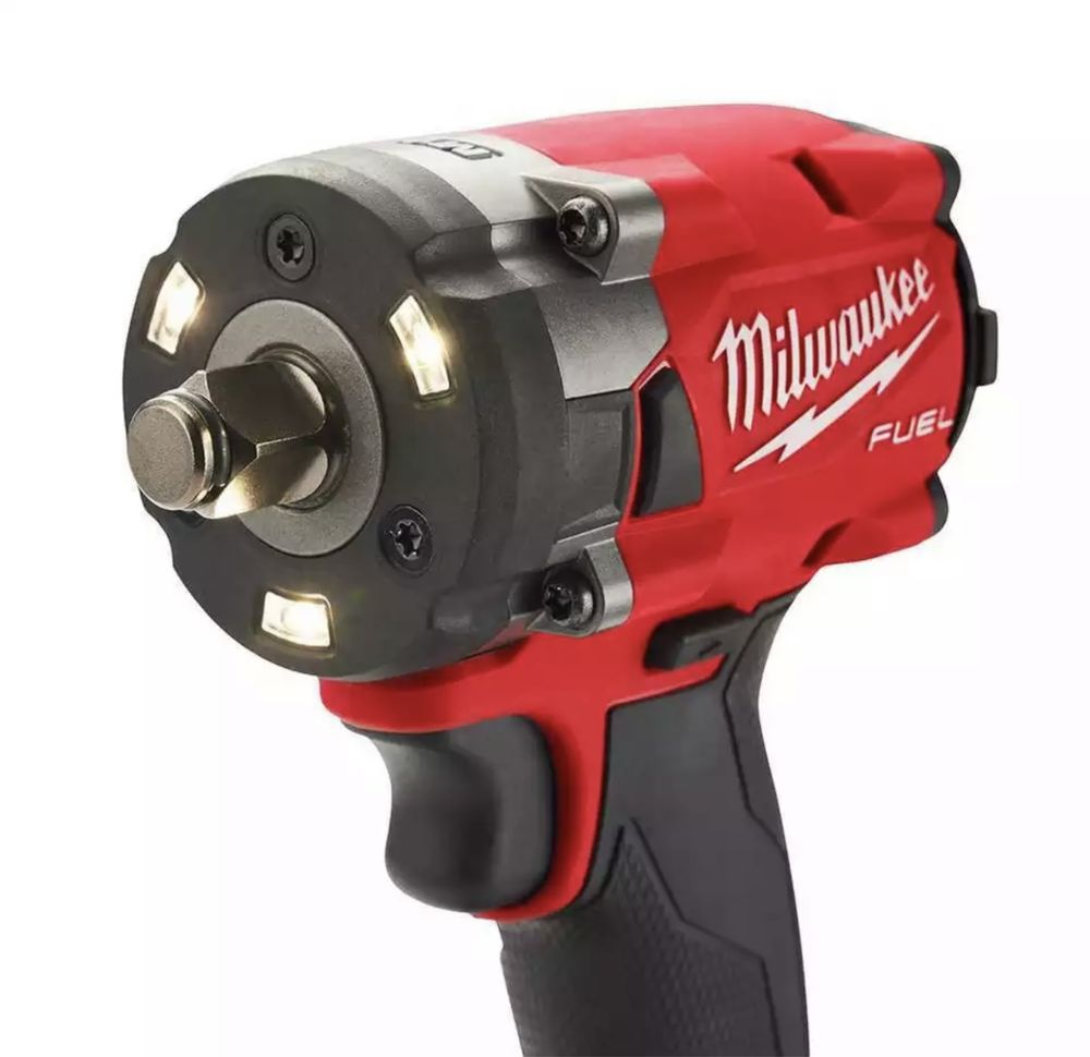 Компактный импульсный гайковерт ½" Milwaukee M18 FUEL™ 2855-20