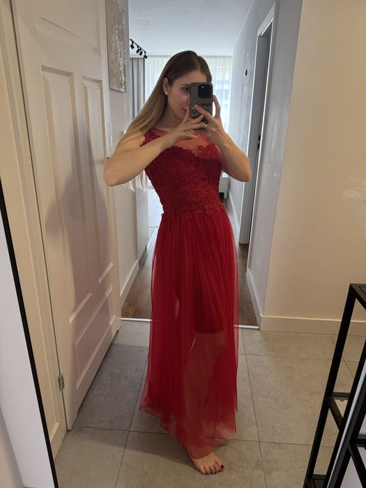 Sukienka wieczorowa, czerwona