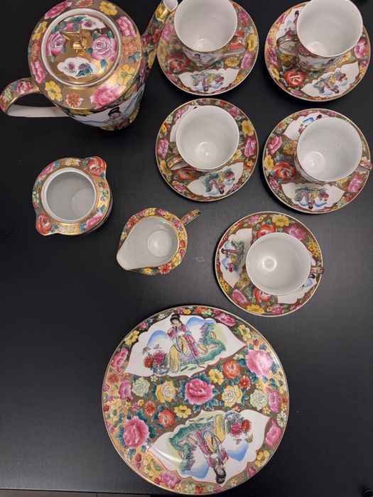 Kompletny chiński serwis do herbaty/kawy porcelana Famille Rose ST
