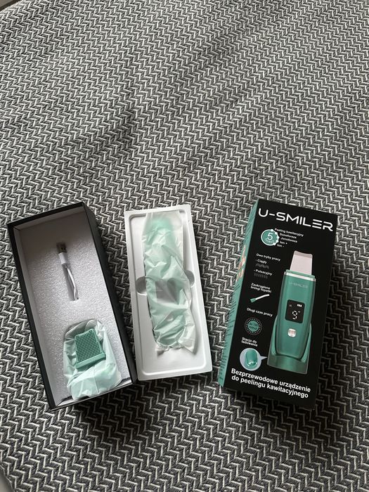 Bezprzedowowe urządzenie do peelingu kawitacyjnego.