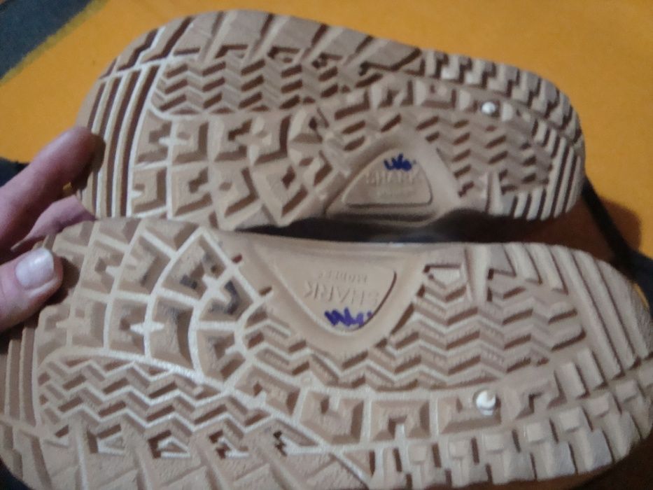 buty snoboardowe Shark -model Modes roz 37- 23.5 cm