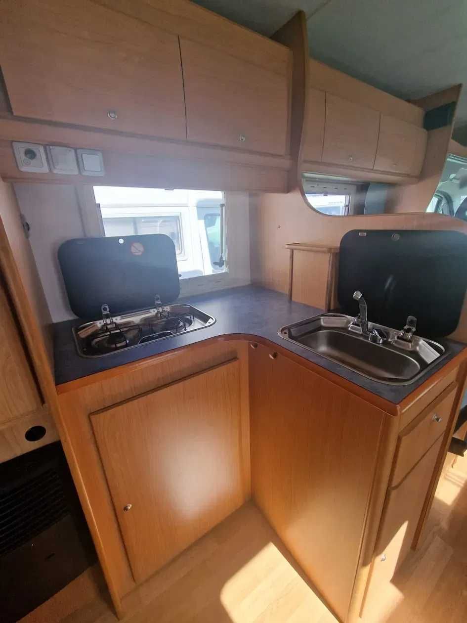 Autocaravana perfilada Moncayo / Fiat Ducato com 4 lugares