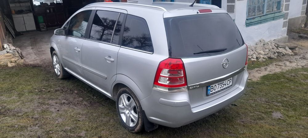 Продам автомобіль Опель Zafira