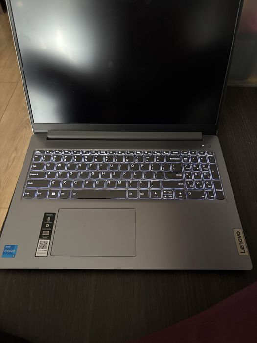 Laptop lenovo IdeaPad slim3