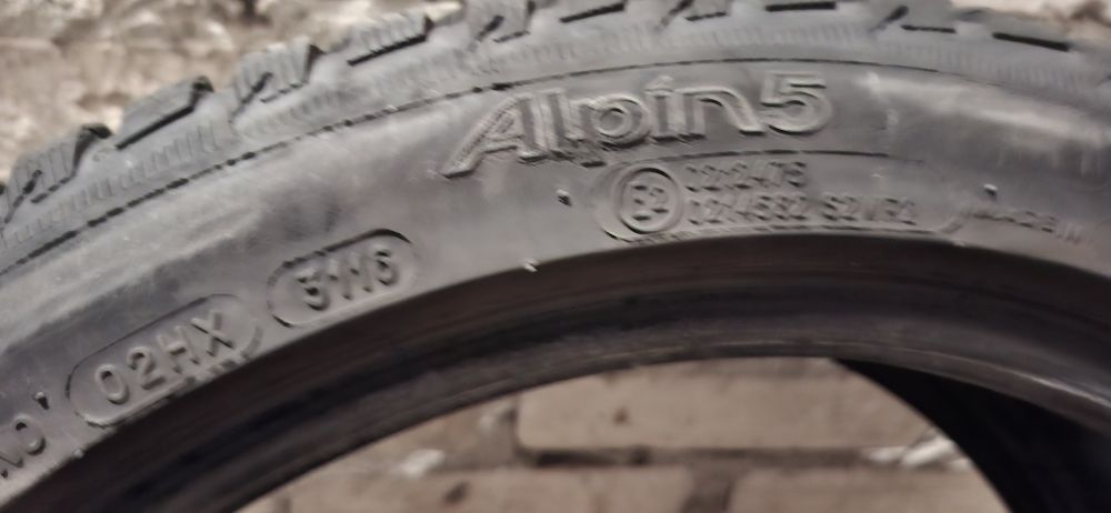 Opony zimowe 4 szt. Michelin Alpin 5 215/45 R 17