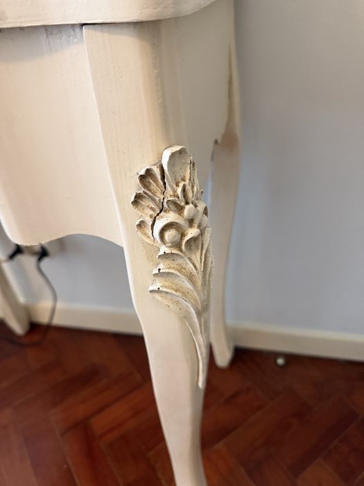 Móvel branco vintage estilo antigo Gato Preto