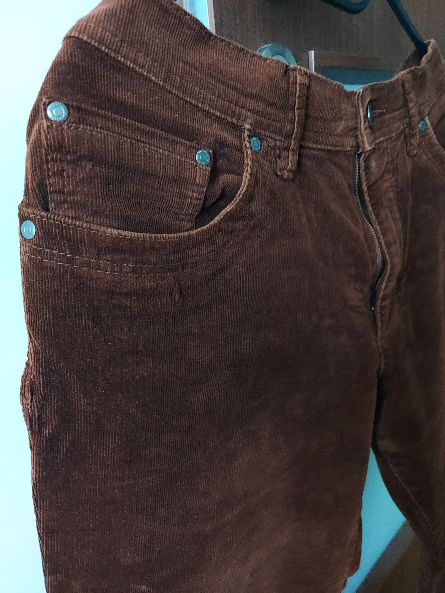 Markowe spodnie jeans z kieszeniami brązowe Bugatti modernstyle Madrid