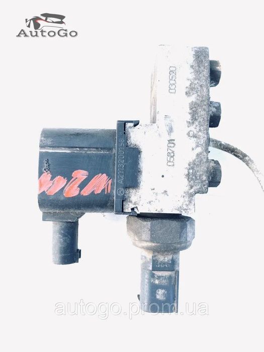 Блок клапанів пневмоподвіски Mercedes-Benz E-Class W211