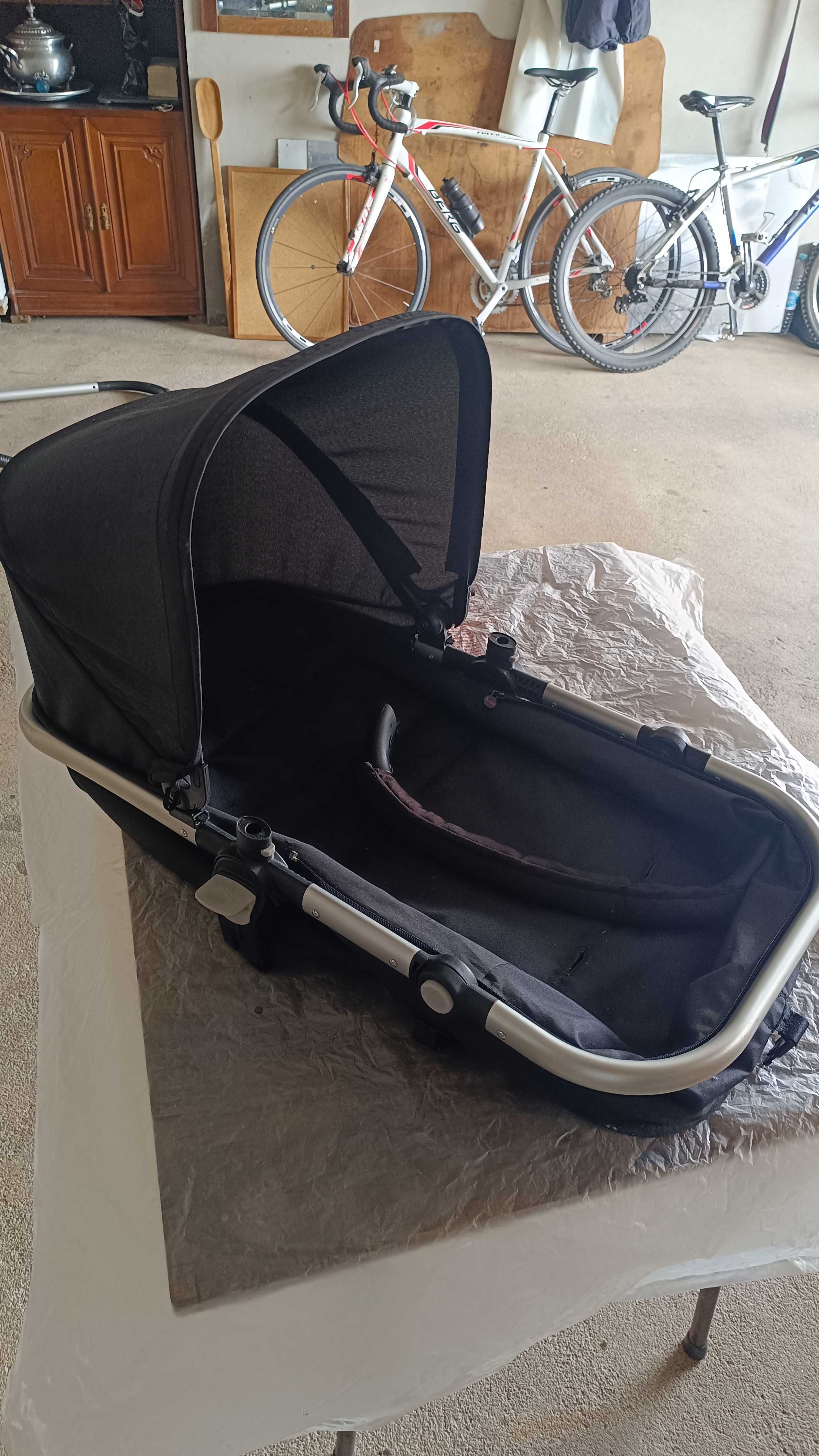 Carrinho de bebe e alcofa