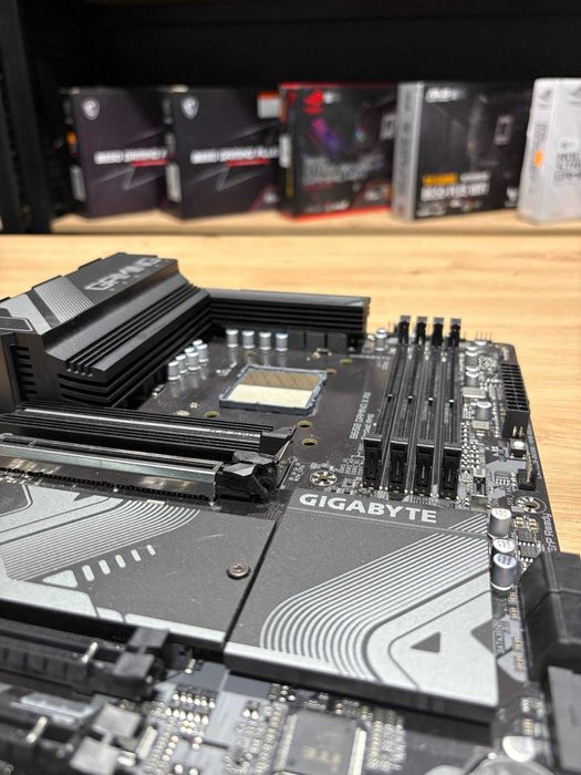 Gigabyte B650 Gaming X AX — AM5 — Б/У