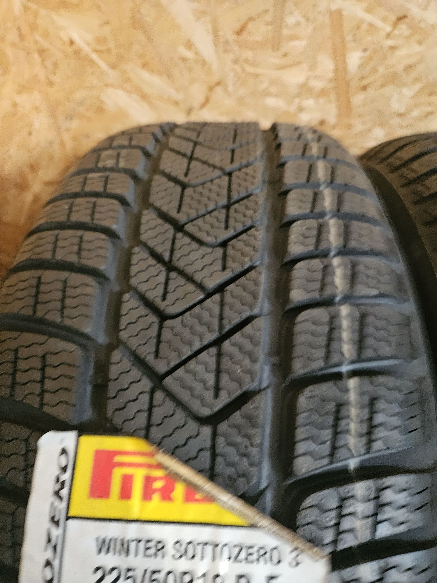 Opony zimowe 225/50/18 pirelli sottozero 3 runflat bmw