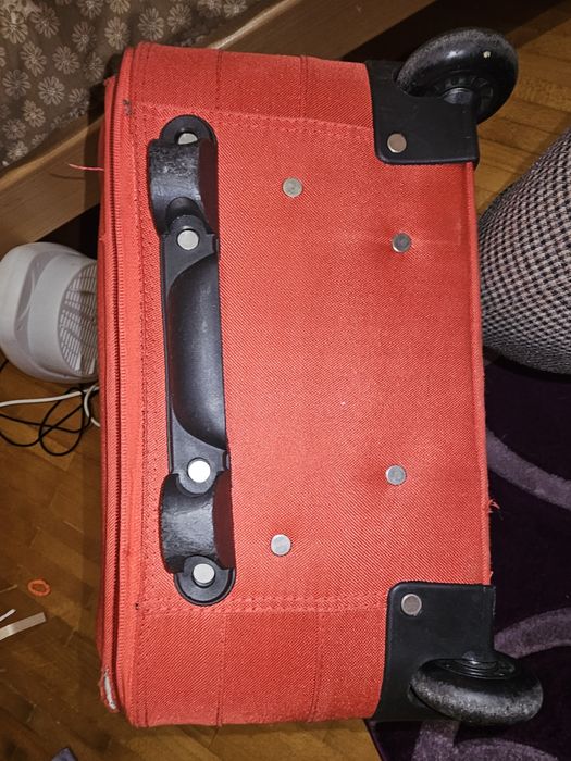 Валіза середня червона