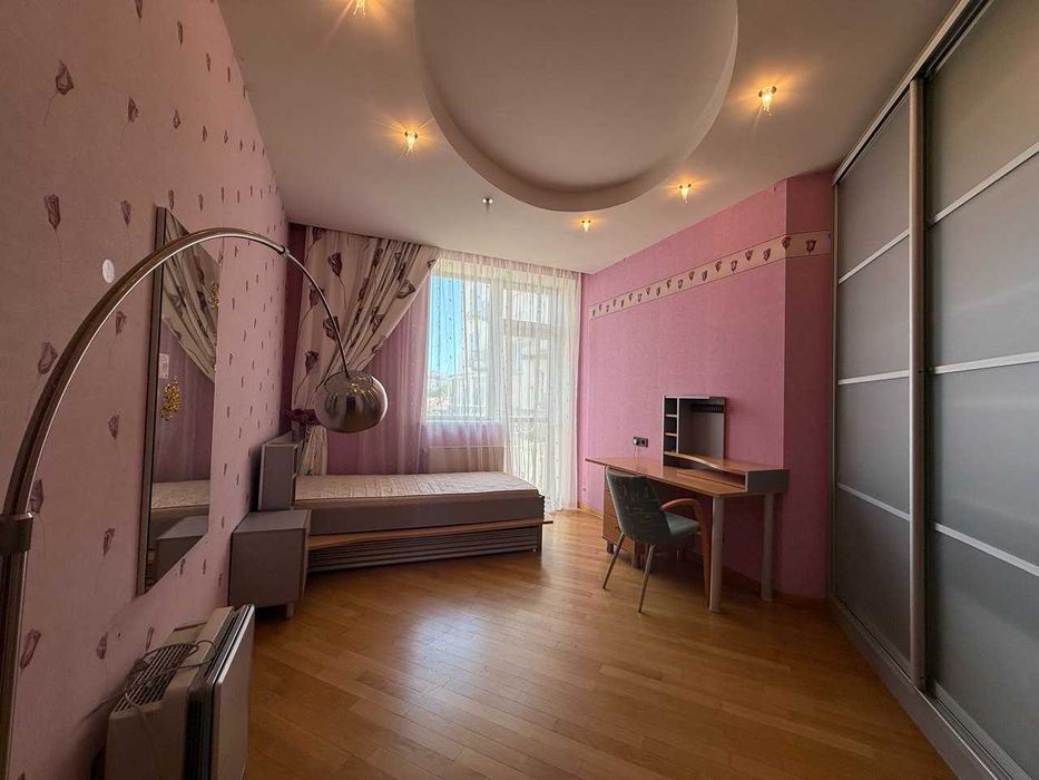 Продам 3-к квартиру в Аркадии, ЖК Тенистый, 123 м², АГВ, ремонт.