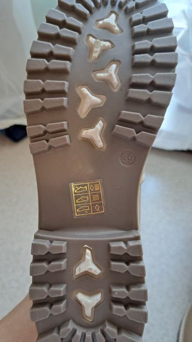 Черевики  жіночі Wild Natural.