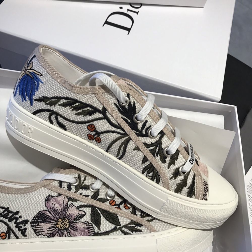 Trampki Dior w kwiaty