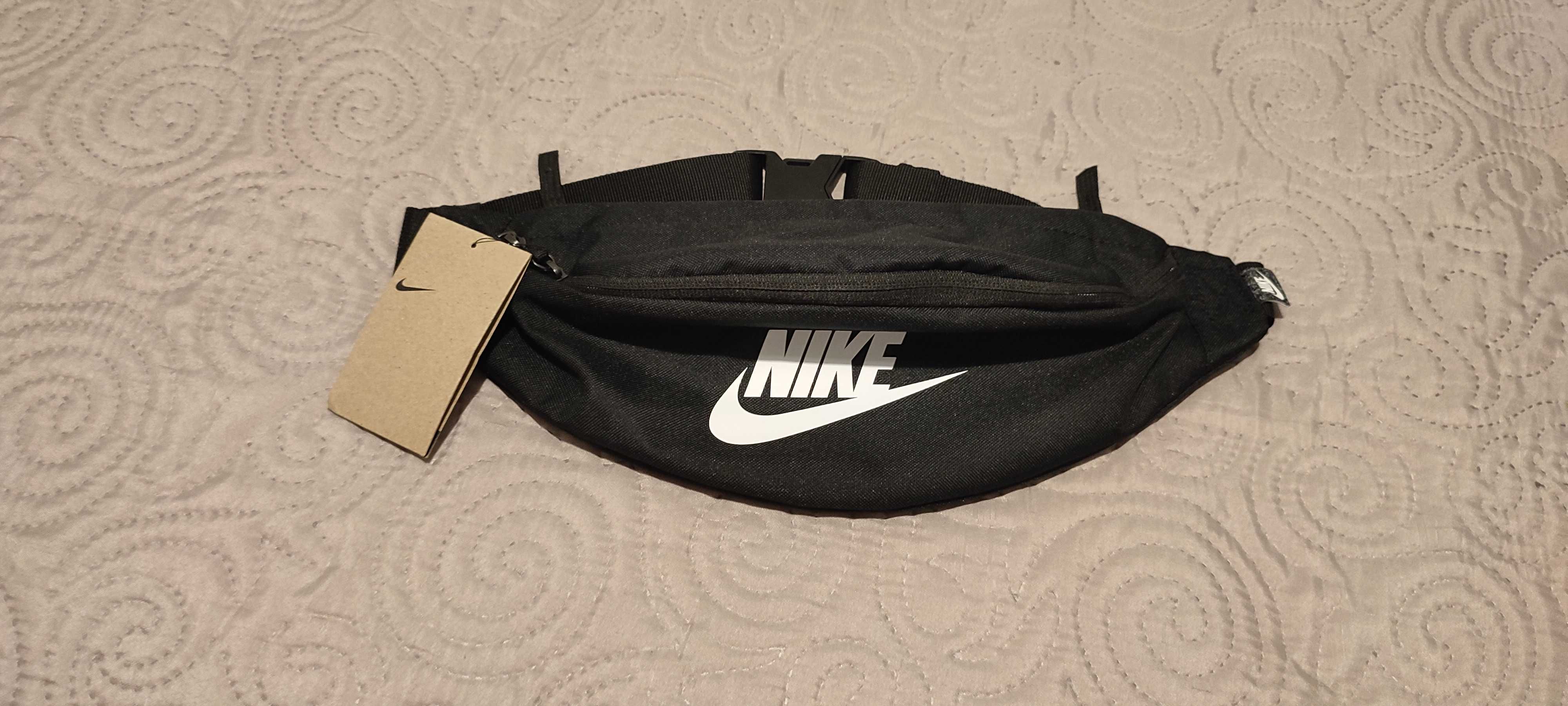 duża nerka unisex Nike Nowa