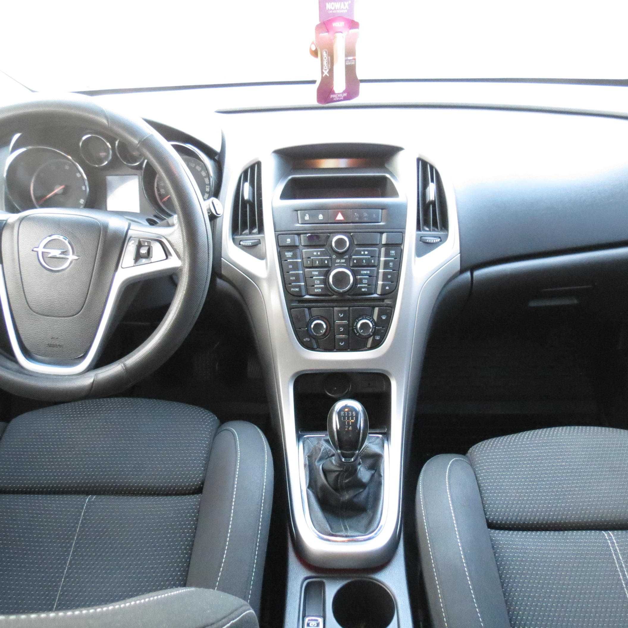 Продам Opel Astra J 2011