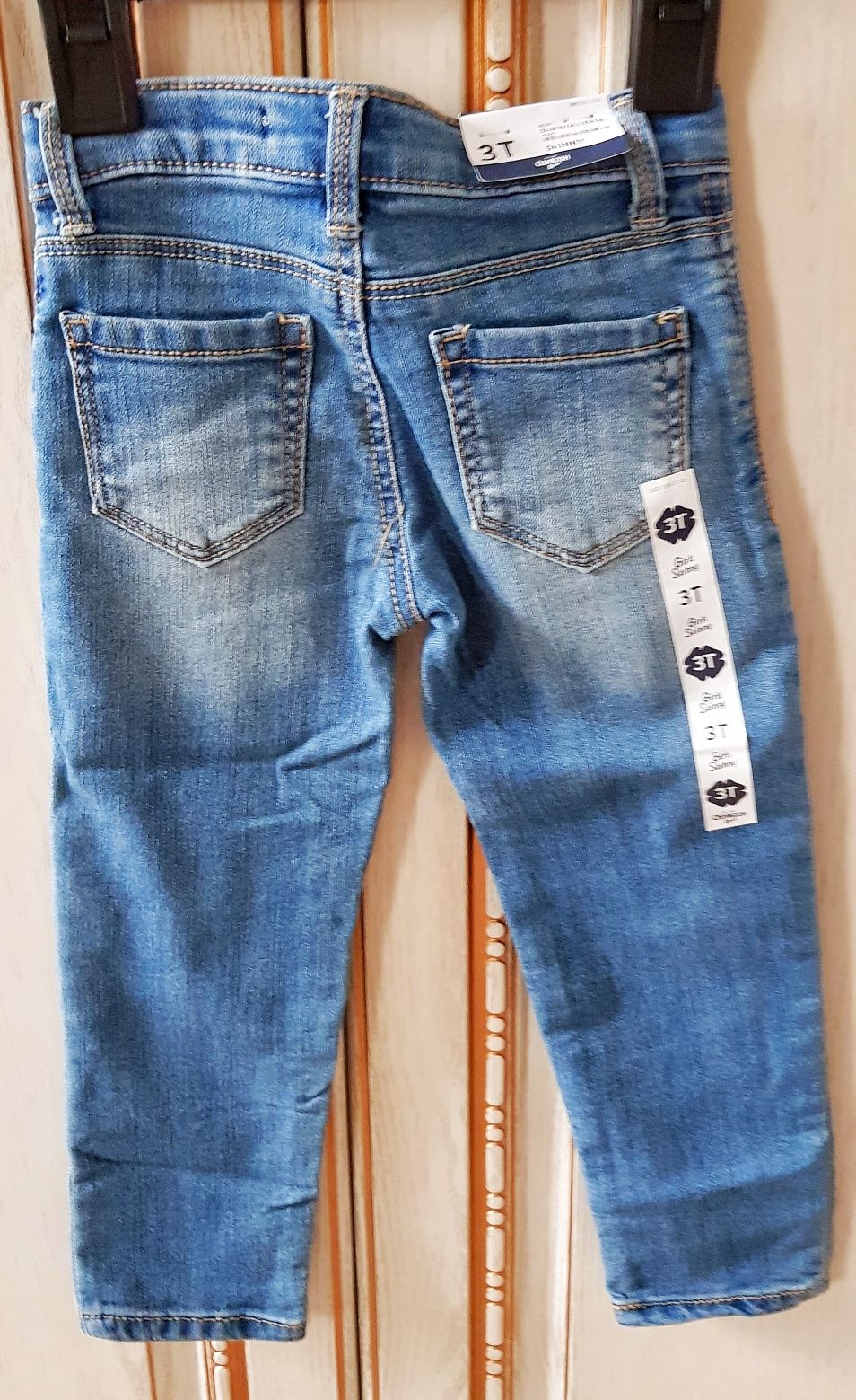 Новые фирменные джинсы-скинни девочке 2-3г