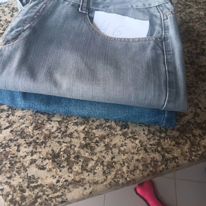 Vendo lote de 2 pares de calças de ganga Diversas calças de ganga para
