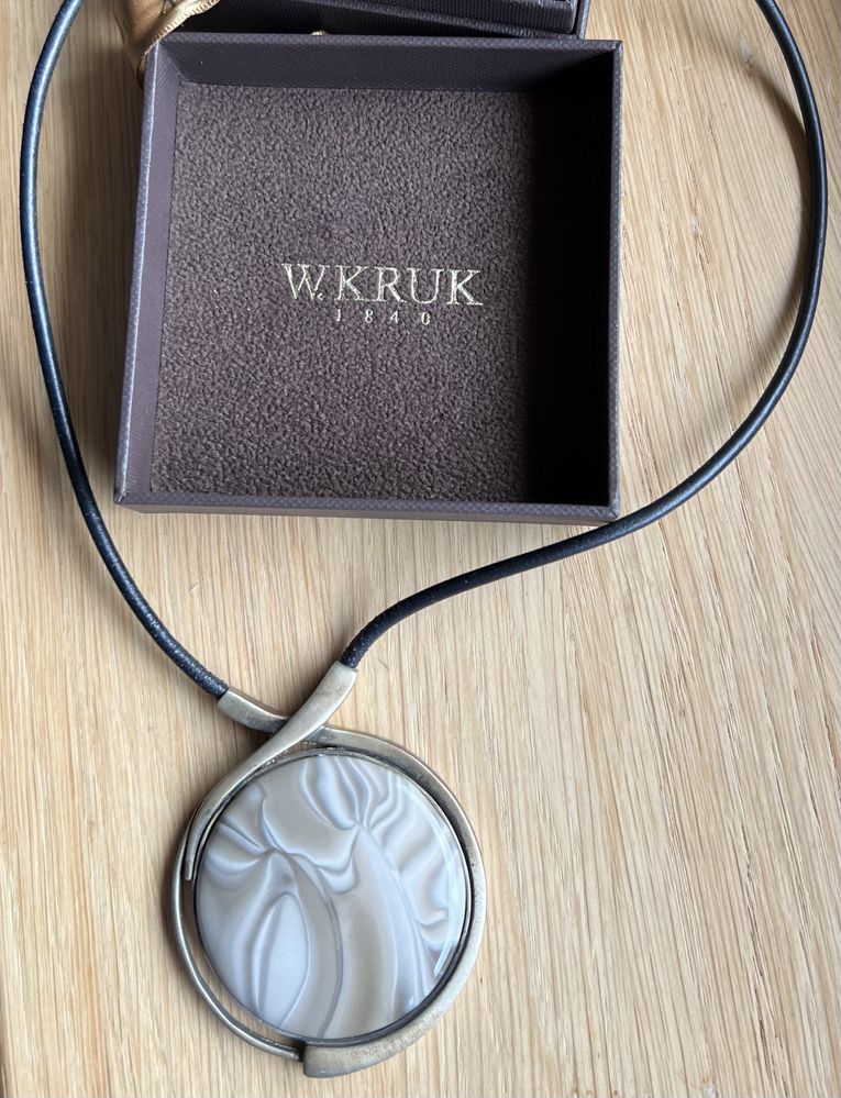 W. Kruk naszyjnik krzemień pasiasty