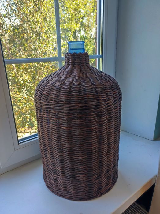 Плетений футляр на бутиль для води