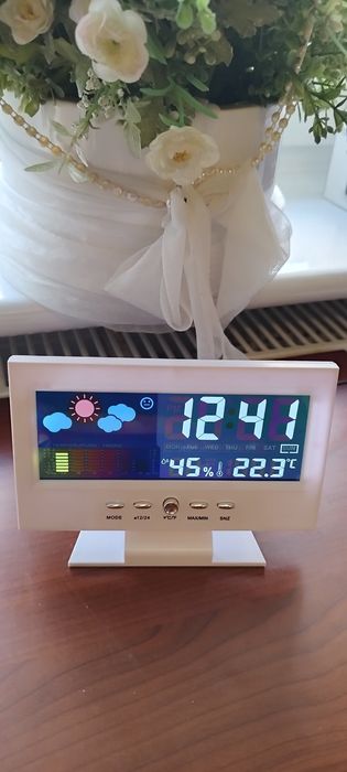 Zegar, budzik,pogodynka,podświetlany baterie i prąd-USB, nowy. LCD