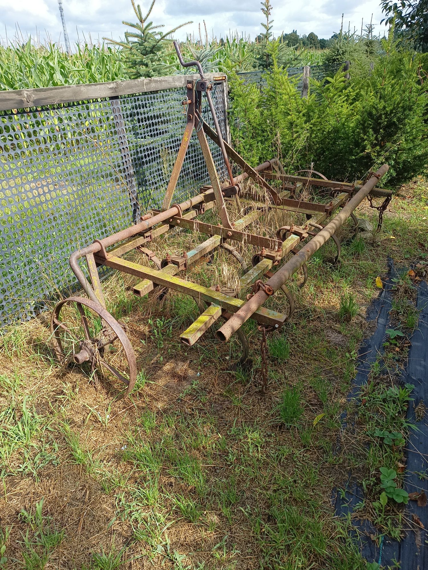 Ursus C-328 plus pług