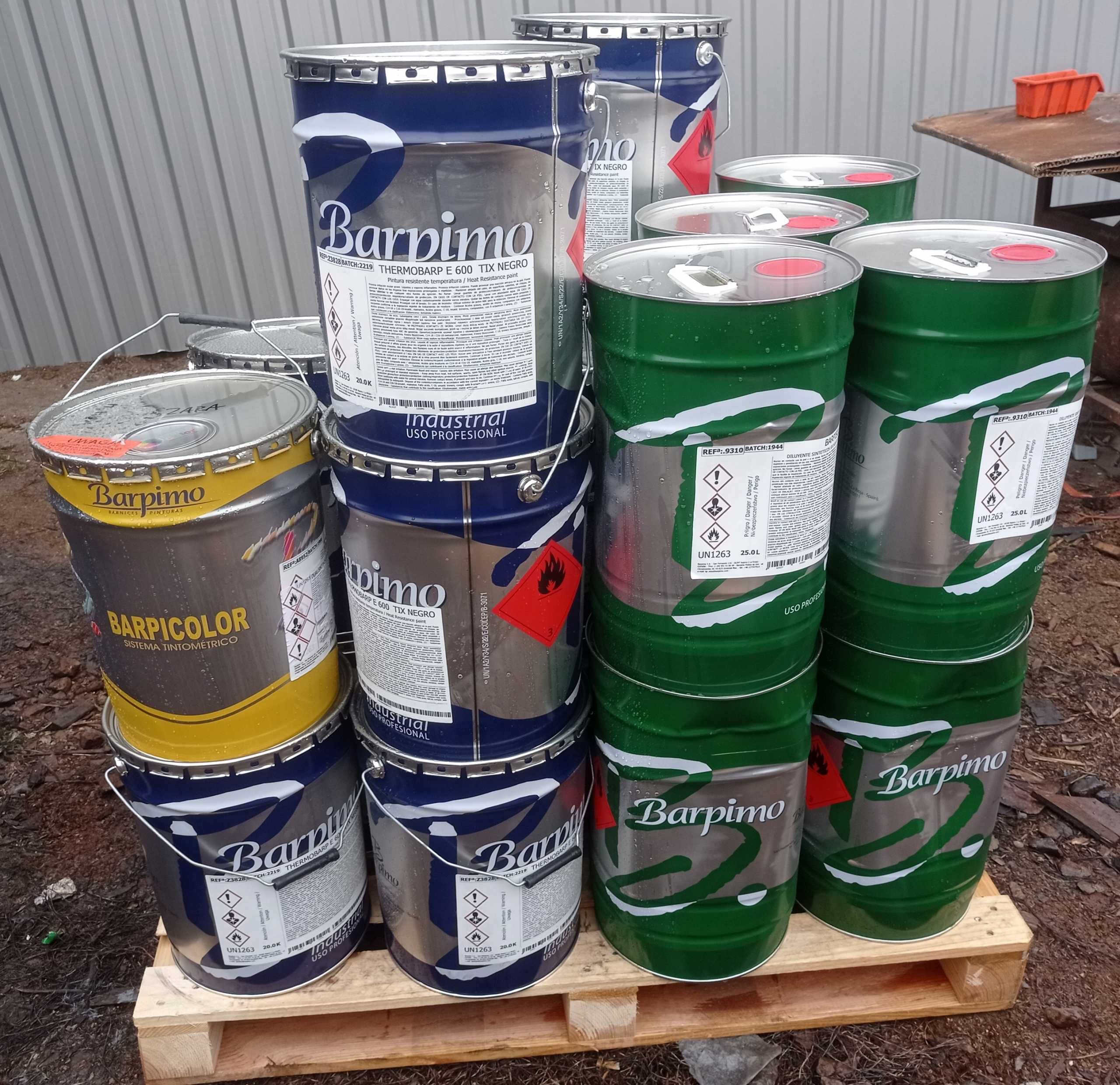 FARBA lakier ŻAROODPORNA do kominka pieca grilla Czarna Grafitowa
